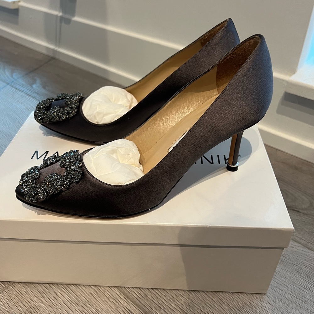 💯 Authentic Manolo Blahnik Gray Embellished Women's Shoes - Picture 2 of 3